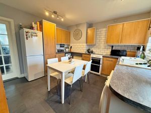 Kitchen- click for photo gallery